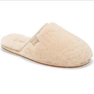 UGG fluffette slippers size 8 NWT